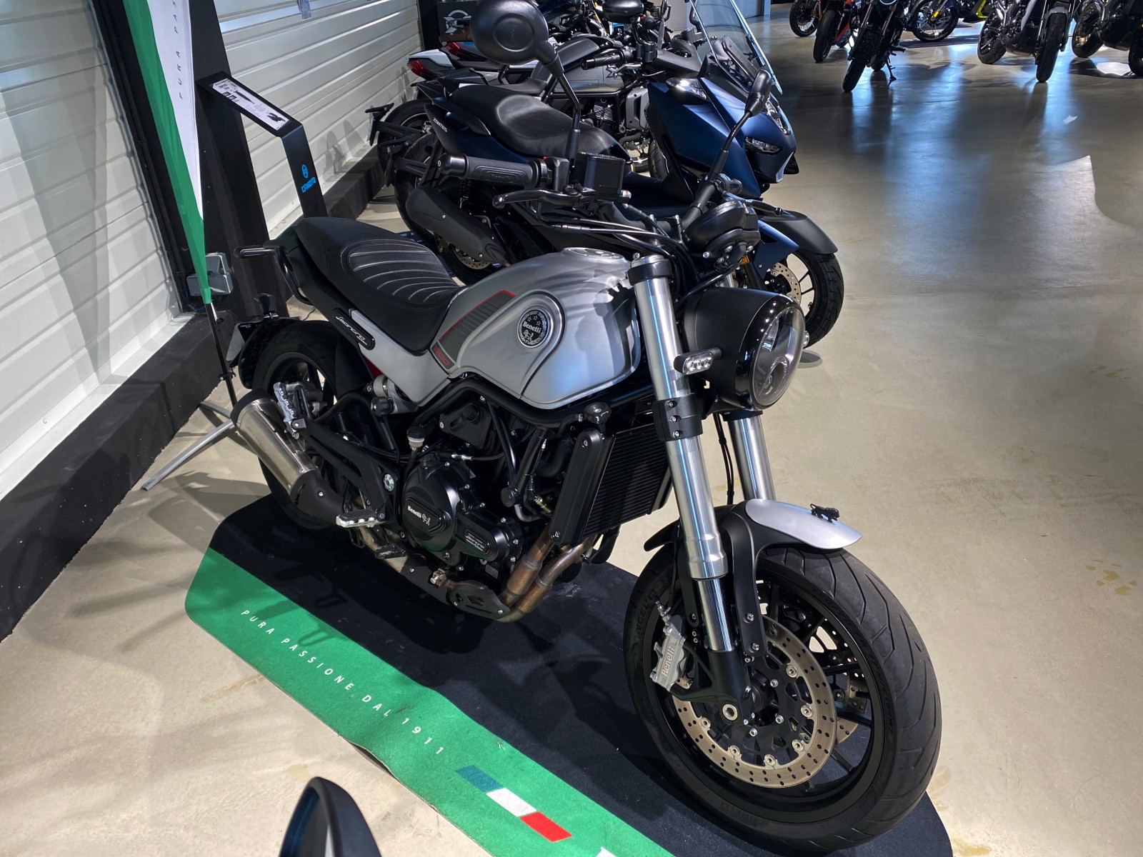 annonce.images.0.big