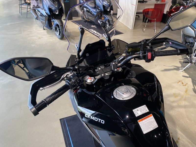 CFMOTO 700 MT