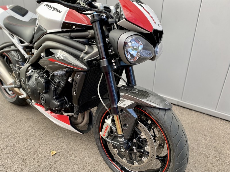 TRIUMPH SPEED TRIPLE 1050 RS