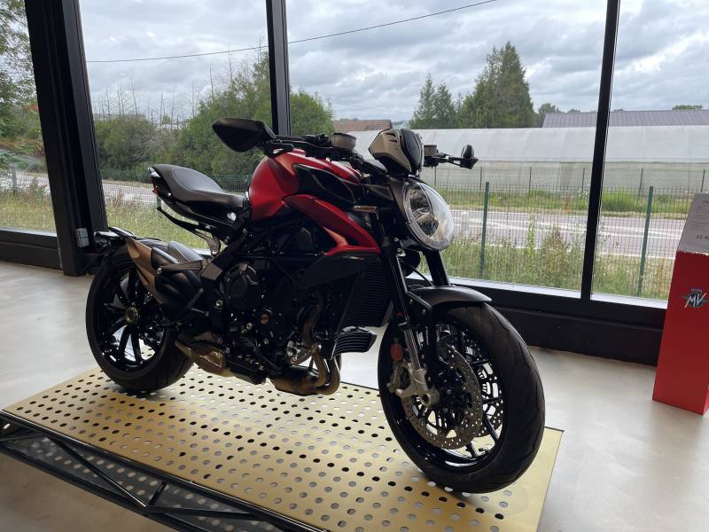 MV AGUSTA DRAGSTER ROSSO à Saint-Jean-Du-Cardonnay 76150