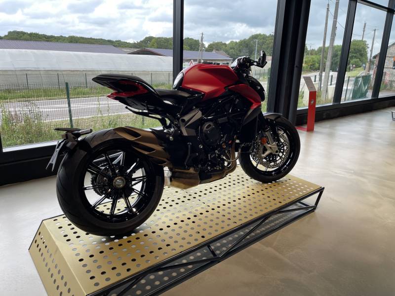 MV AGUSTA DRAGSTER ROSSO à Saint-Jean-Du-Cardonnay 76150