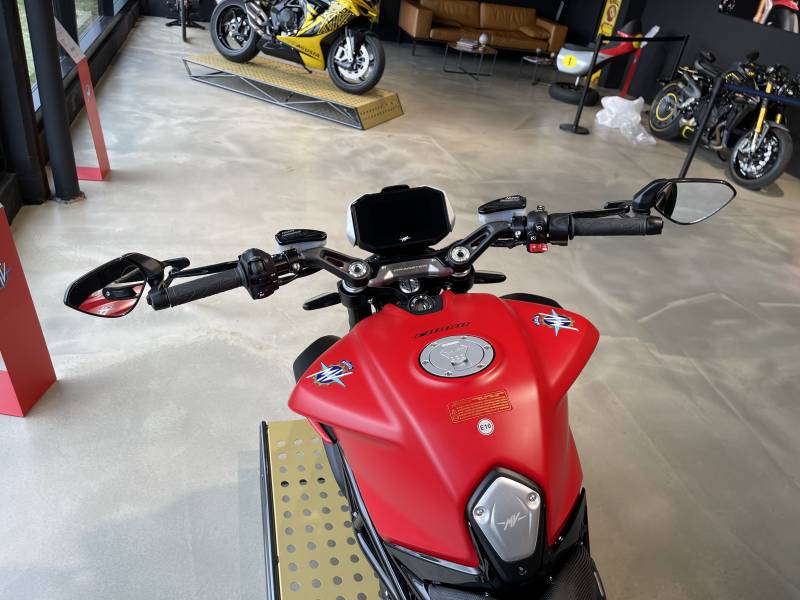 MV AGUSTA DRAGSTER ROSSO à Saint-Jean-Du-Cardonnay 76150