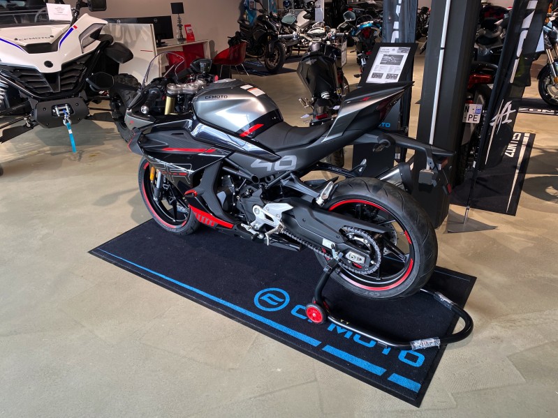 CFMOTO 450 SR