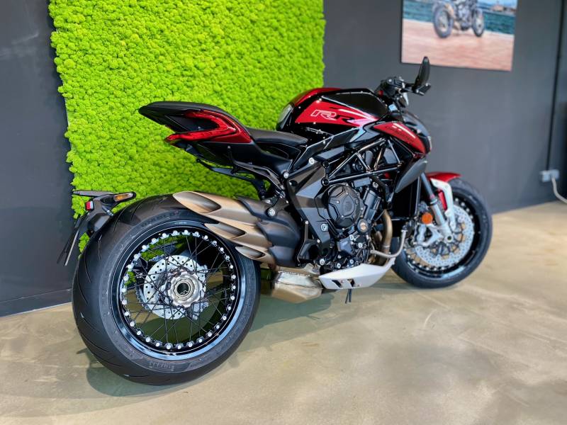 MV AGUSTA Dragster 800 RR SCS red 1/4 arrière droit - PBS MOTO