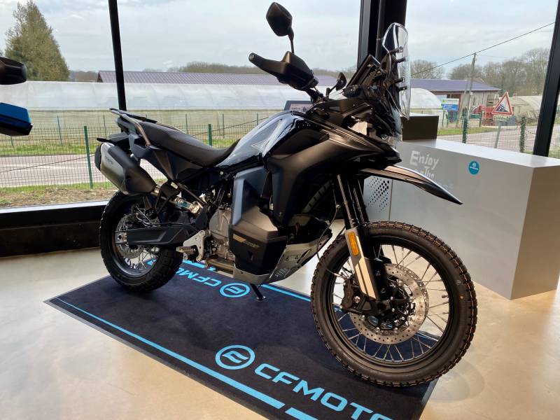 CF MOTO MT 800 X