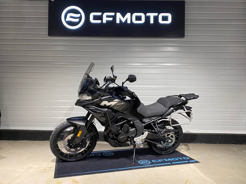 NOUVELLE CFMOTO MT700