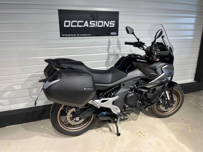 CF MOTO MT 700