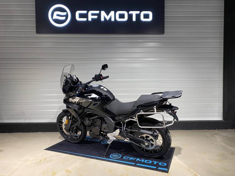 NOUVELLE CFMOTO MT700