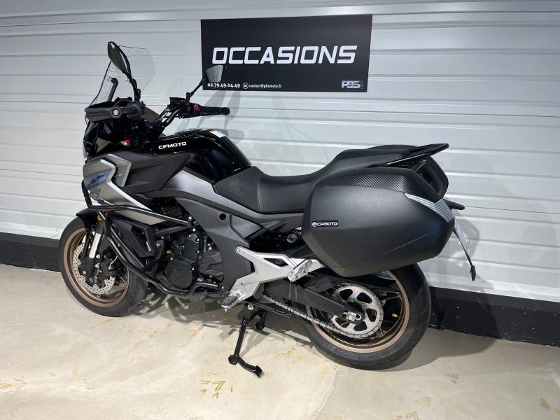 CF MOTO MT 700