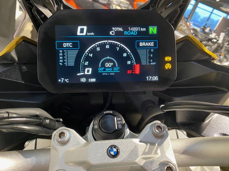 BMW F 900 XR EXCLUSIVE