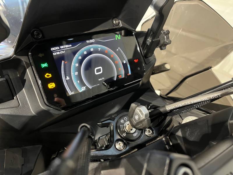 CF MOTO MT 700